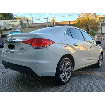 Citroen C4 Lounge 1.6 Exclusive Aut usado (2014) color Blanco precio u$s10.990