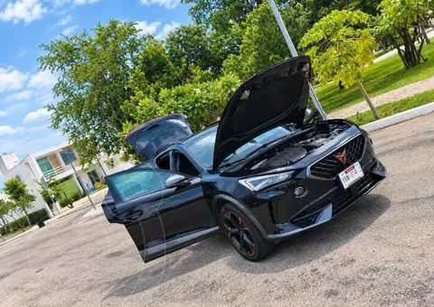 CUPRA Formentor VZ 310hp usado (2023) color Negro precio $630,000