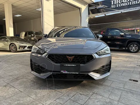 CUPRA Leon 300 HP usado (2023) color Gris financiado en mensualidades(enganche $122,000 mensualidades desde $17,817)