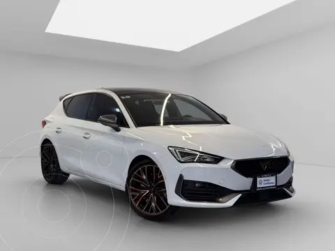 CUPRA Leon 300 HP usado (2024) color Blanco precio $654,000
