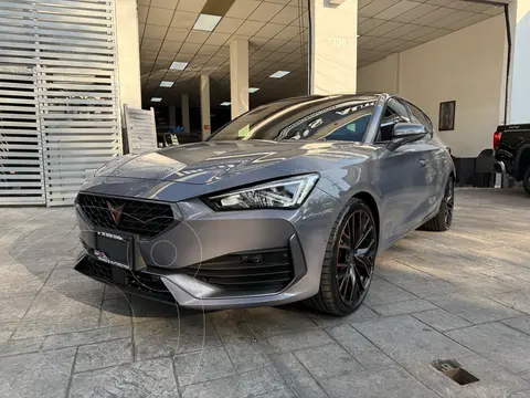 CUPRA Leon 300 HP usado (2023) color Gris financiado en mensualidades(enganche $122,000 mensualidades desde $17,817)