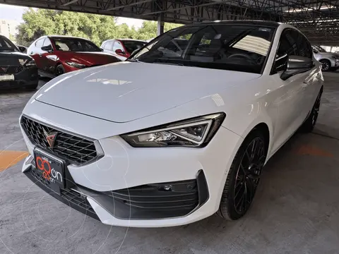 CUPRA Leon TURBO usado (2023) color CUPRA BLANCO NEVADA precio $580,000