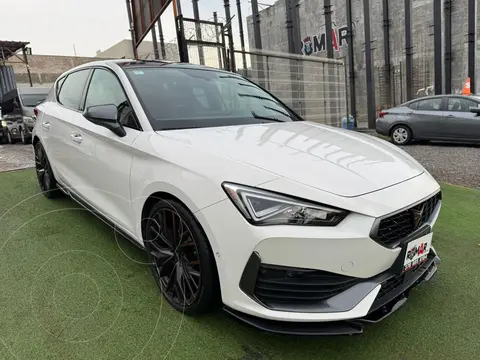 CUPRA Leon 300 HP usado (2021) color Blanco financiado en mensualidades(enganche $180,000 mensualidades desde $10,626)