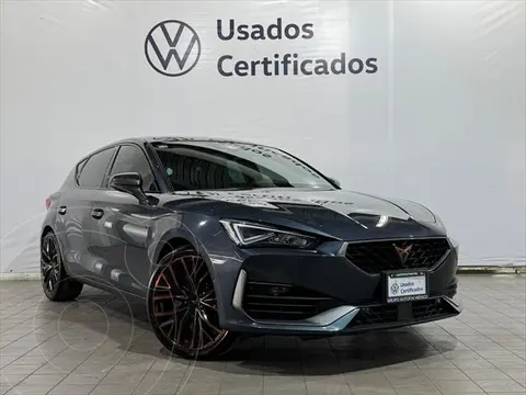 CUPRA Leon 300 HP usado (2022) color Azul financiado en mensualidades(enganche $160,502 mensualidades desde $14,633)