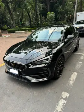 CUPRA Leon 300 HP usado (2023) color Negro precio $650,000