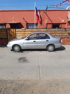 Daewoo Lanos Sedan 1.5 S 5 Puertas usado (2002) color Gris Plata  precio $2.200.000