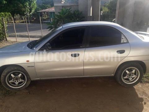 foto Daewoo Nubira S Auto. usado (1998) color Plata precio Bs.1.100