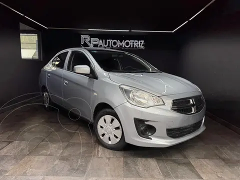 Dodge Attitude SE usado (2024) color Plata precio $245,000