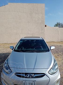 Dodge Attitude GLS Sport 1.6L Aut Sun and Park usado (2012) color Azul Cristal precio $100,000