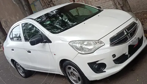 Dodge Attitude SE usado (2015) color Blanco precio $97,000