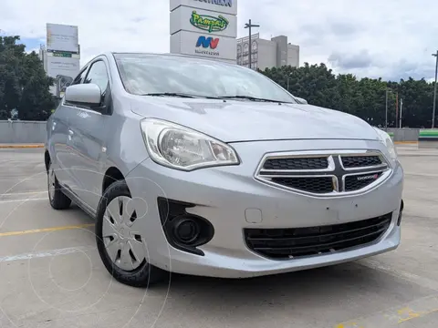 Dodge Attitude SE Aut usado (2023) color plateado financiado en mensualidades(enganche $76,076 mensualidades desde $3,268)
