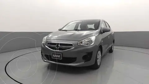 foto Dodge Attitude SE usado (2020) color Gris precio $228,999
