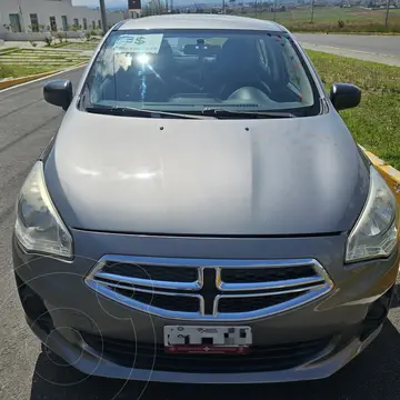 Dodge Attitude SE Aut usado (2015) color Gris precio $100,000