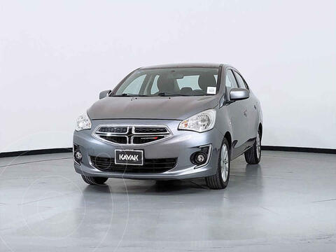 foto Dodge Attitude SXT usado (2016) color Plata precio $151,999