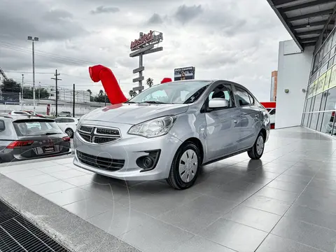 Dodge Attitude SE Aut usado (2023) color plateado financiado en mensualidades(enganche $50,380 mensualidades desde $5,155)