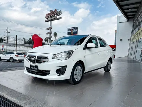 Dodge Attitude SE usado (2023) color Blanco financiado en mensualidades(enganche $48,180 mensualidades desde $4,930)