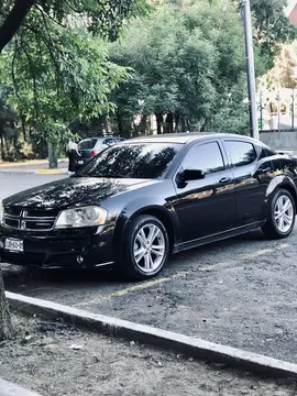 Dodge Avenger SXT 2.4L Aut Sport usado (2011) color Negro precio $120,000