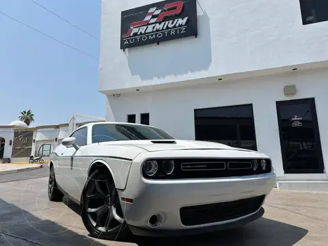 Dodge Challenger 3.6L Black Line ATX usado (2016) color Blanco Marfil precio $338,000