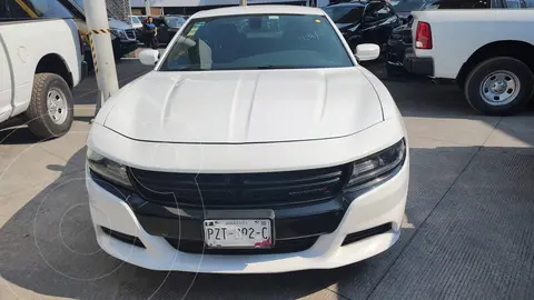 Dodge Charger SRT-8 usado (2018) color Blanco financiado en mensualidades(enganche $102,400)