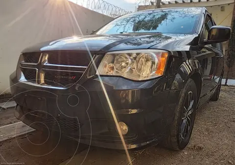 Dodge Grand Caravan SXT usado (2017) color Negro precio $180,000