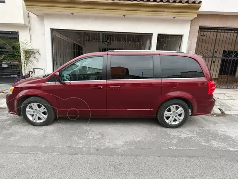 Dodge Grand Caravan SXT Plus usado (2019) color Rojo Cerezo precio $210,000