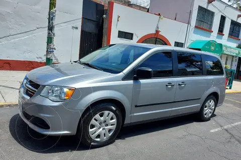 Dodge Grand Caravan SE usado (2017) color Plata Martillado precio $230,000