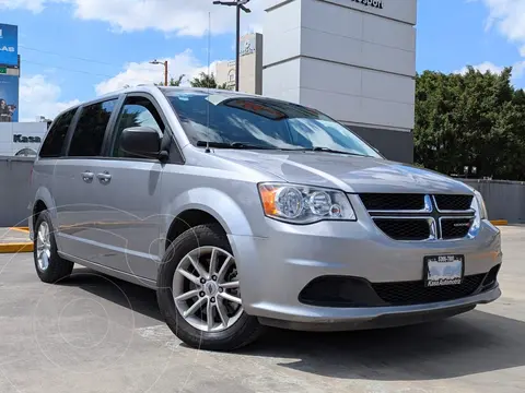 Dodge Grand Caravan SXT usado (2018) color plateado precio $295,000