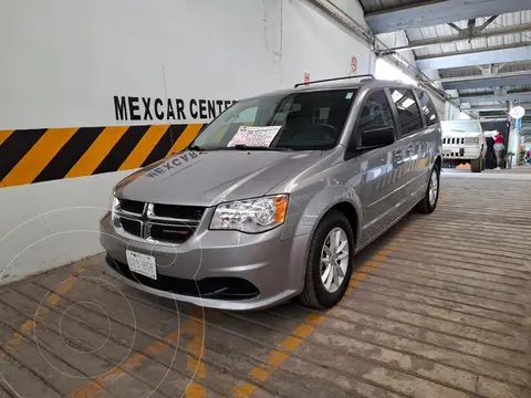 Dodge Grand Caravan SXT usado (2017) color Plata Martillado financiado en mensualidades(enganche $72,500 mensualidades desde $9,250)