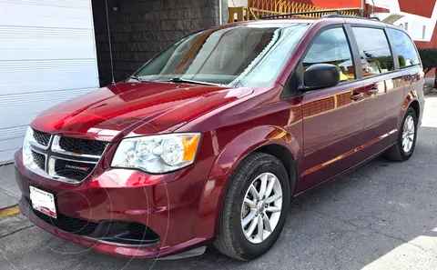 Dodge Grand Caravan SXT usado (2019) color Rojo precio $215,000