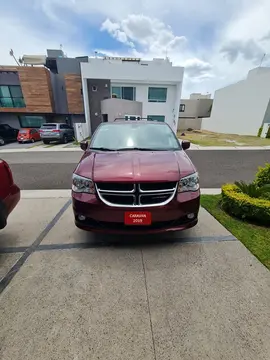 Dodge Grand Caravan SXT Plus usado (2019) color Rojo precio $415,000