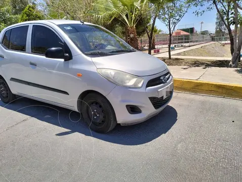 Dodge i10 GL usado (2013) color Gris precio $80,000