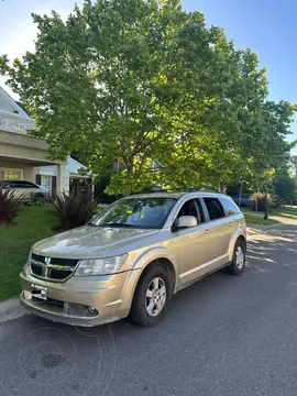 Dodge Journey SXT 2.4 usado (2011) color Amarillo precio u$s9.500