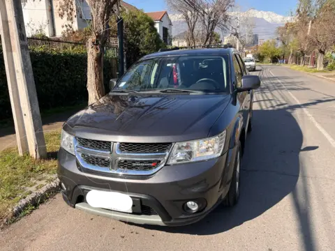 Dodge Journey SE 2.4L 3Corridas usado (2019) color Gris precio $12.500.000