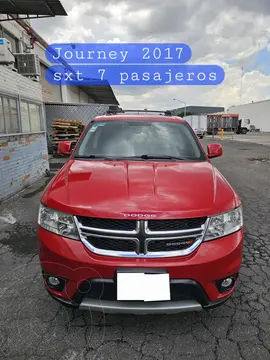 Dodge Journey SXT 2.4L 7 Pasajeros usado (2017) color Rojo precio $251,000