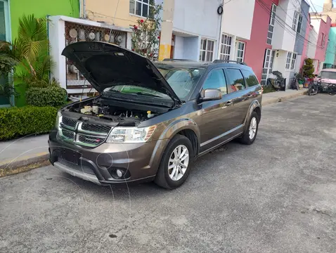 Dodge Journey SXT 2.4L 7 Pasajeros Plus usado (2015) color Granito precio $175,000