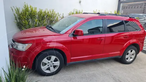 Dodge Journey SE 2.4L usado (2015) color Rojo Infierno precio $210,000