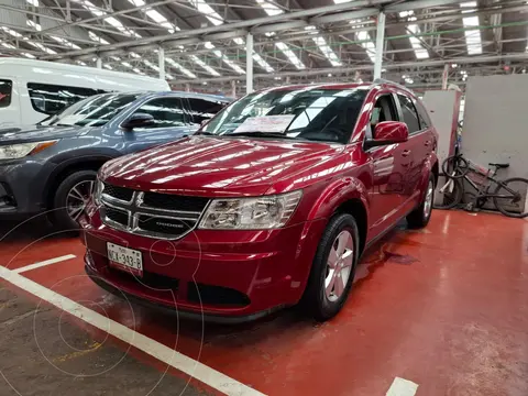 Dodge Journey SXT 2.4L 5 Pasajeros usado (2011) color Rojo Infierno precio $129,500