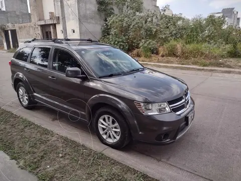 Dodge Journey SXT 2.4L 7 Pasajeros Lujo usado (2017) color Gris precio $259,000