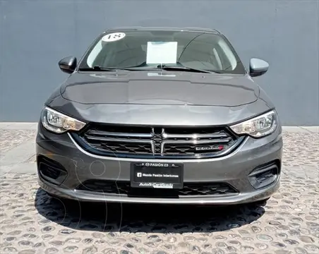 foto Dodge Neon SE usado (2018) color Gris Oscuro precio $155,000