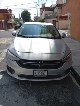 Dodge Neon 2.0L LE usado (2017) color Gris precio $145,000