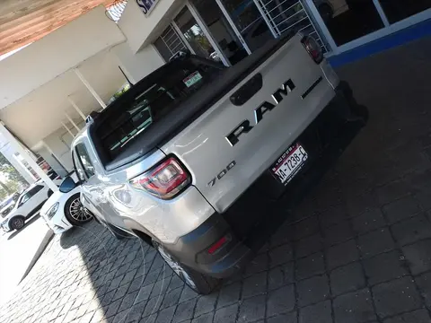 Dodge Ram Mega Cab Laramie 5.7L 4x2 usado (2023) color Plata precio $325,000