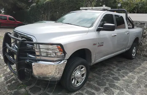 Dodge Ram Wagon 2500 SLT V8 usado (2015) color Plata precio $299,000