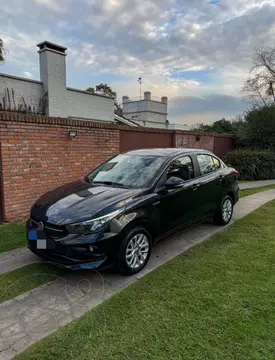 FIAT Cronos 1.3L Drive GSE Pack Conectividad usado (2020) color Negro Vulcano financiado en cuotas(anticipo $4.428.000 cuotas desde $250.000)