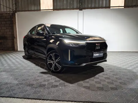 FIAT Fastback Turbo 1.3L GSE usado (2025) color Negro Vulcano precio $30.500.000