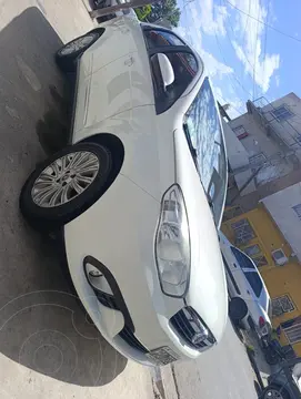 FIAT Grand Siena Essence Dualogic usado (2013) color Blanco precio $11.000.000