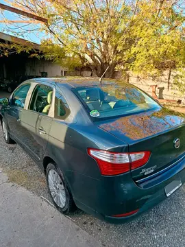FIAT Grand Siena Essence usado (2015) color Gris Oscuro precio $14.000.000