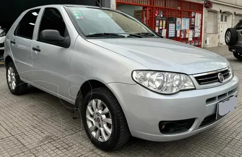 FIAT Palio Fire 5P Top Seguridad usado (2015) color Plata Bari precio $13.000.000