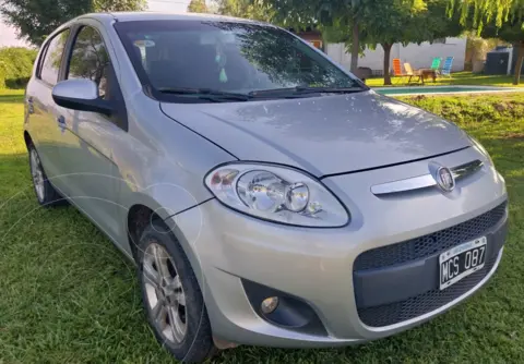 FIAT Palio 5P Attractive (85Cv) usado (2013) color Plata Bari precio $10.500.000