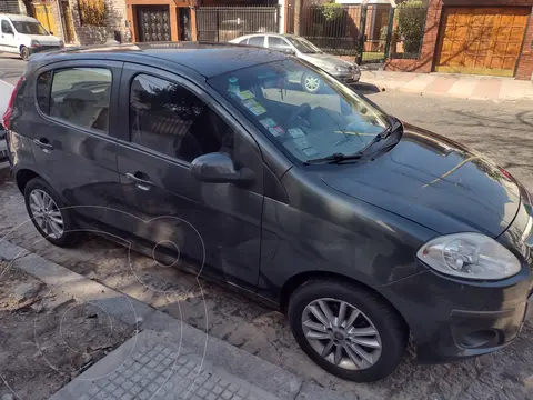 FIAT Palio 5P Essence usado (2014) color Gris Cromo precio u$s7.590