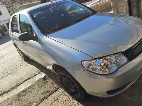 FIAT Palio 5P Attractive usado (2013) color Gris precio $9.000.000